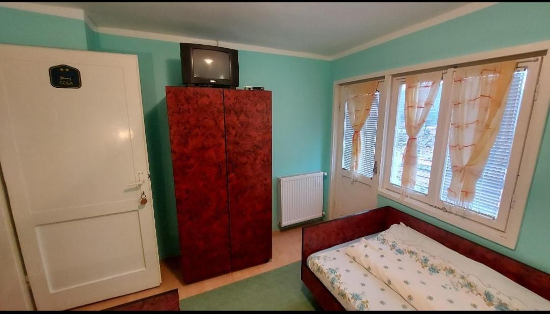 Domacinstvo Jolovic Otel Kraljevo Dış mekan fotoğraf