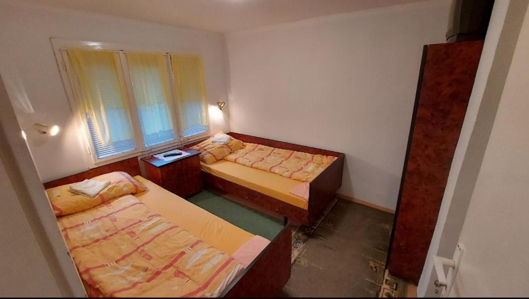 Domacinstvo Jolovic Otel Kraljevo Dış mekan fotoğraf